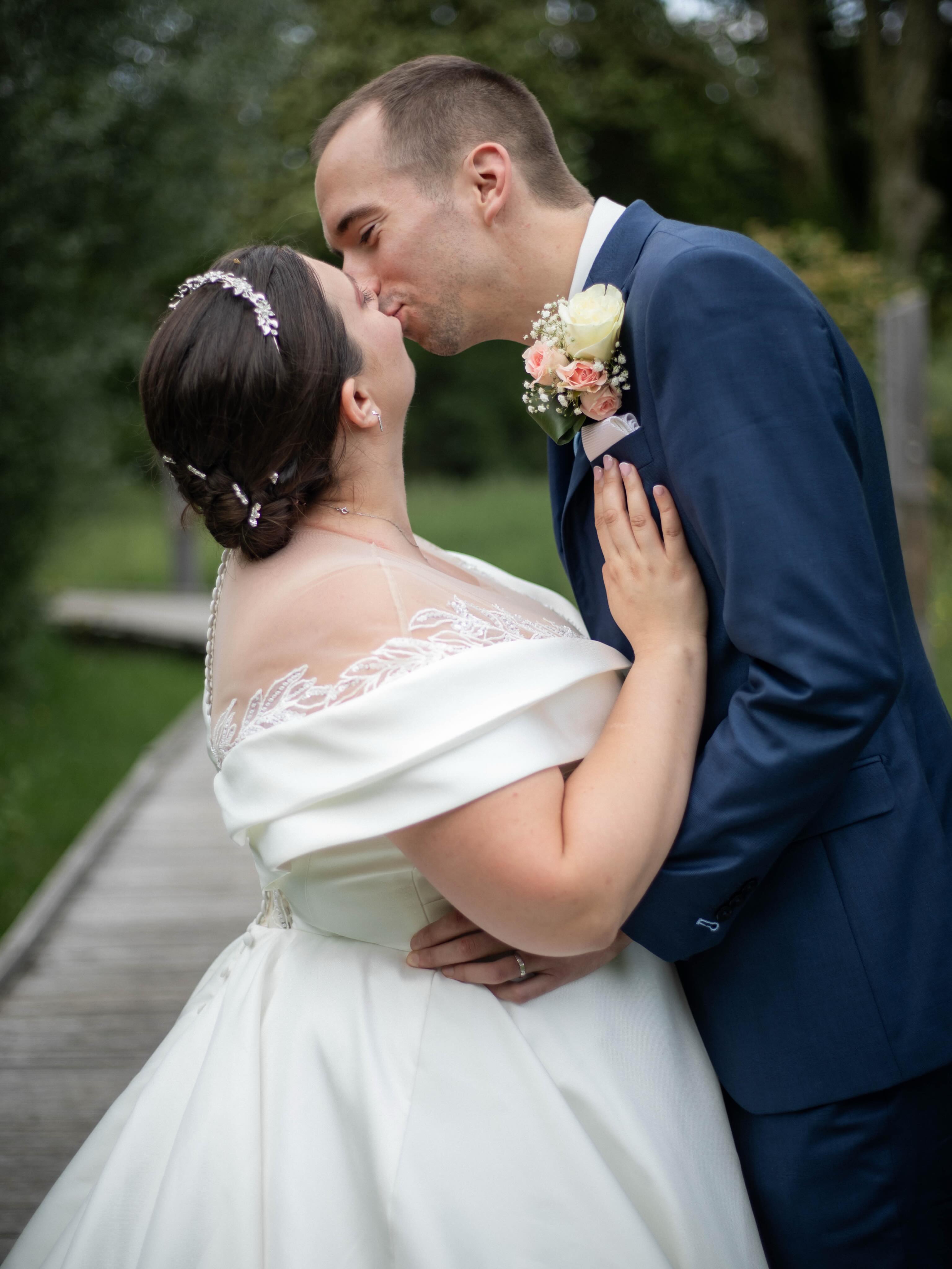 Des images simples, de vraies émotions. ✨ #mariage #photographemariage #weddingphotographer #momentsauthentiques #amour